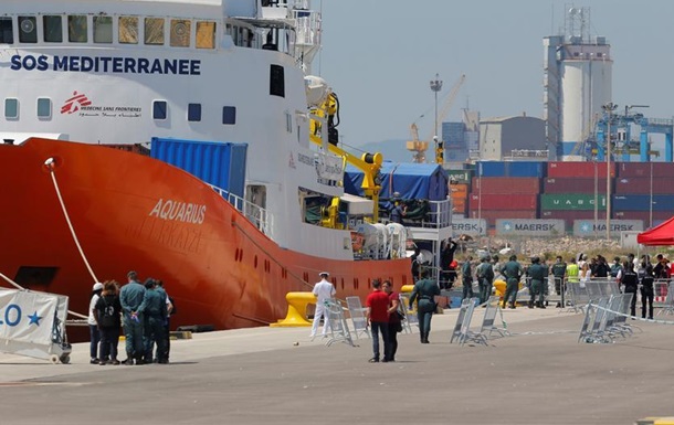 Половина мігрантів з судна Aquarius проситиме про притулок у Франції