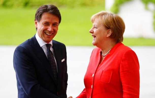 Меркель обіцяє Італії підтримку в питанні біженців 