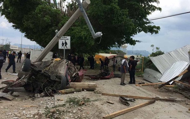 ДТП з вантажівкою в Мексиці: загинули семеро людей