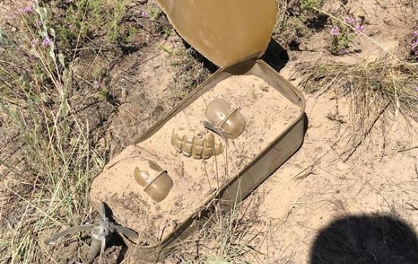Пограничники нашли схрон с гранатами на Донбассе