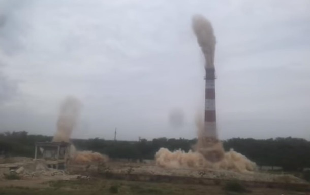 В Мелитополе взорвали трубы заброшенного завода