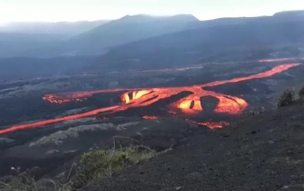 В Еквадорі прокинувся вулкан Сьєрра-Негра