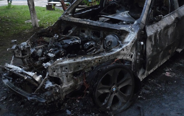 В Ровенской области сожгли авто чиновника