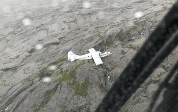 У горах Аляски впав пасажирський літак