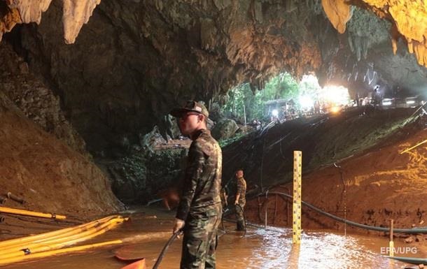Про порятунок дітей з печери в Таїланді знімуть фільм
