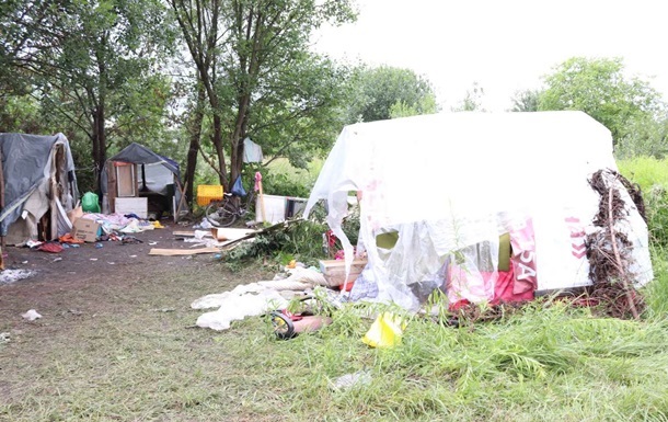 Погромы у ромов во Львове: двоих подозреваемых отпустили под домашний арест