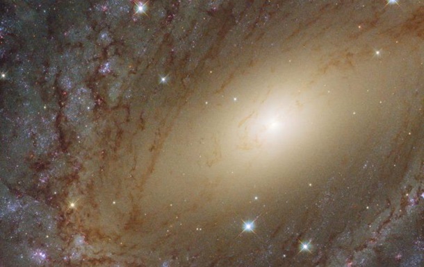 Hubble сфотографував гігантського двійника Чумацького Шляху