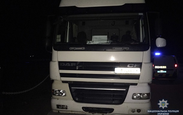 В Хмельницкой области полиция со стрельбой преследовала грузовик