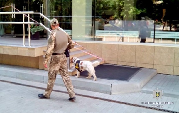 Во львовской больнице взрывчатку не нашли