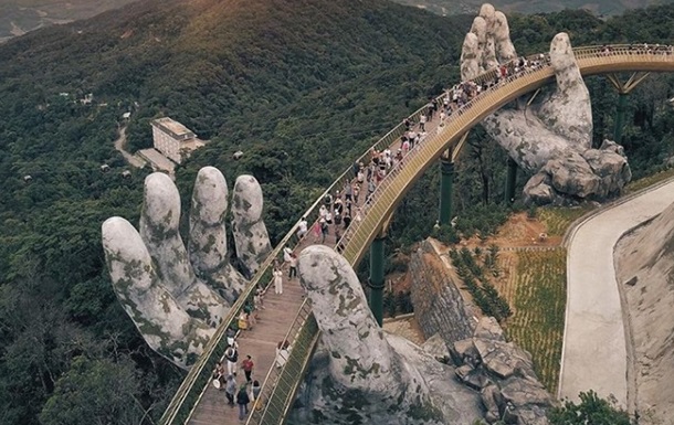 Вьетнамский Золотой мост стал Instagram-хитом