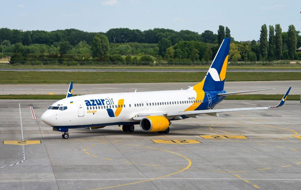 В аэропорту Львов задерживаются рейсы Azur Air
