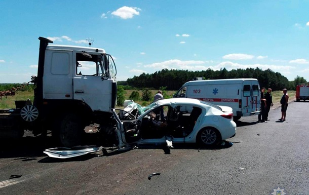 Двое детей погибли в ДТП с грузовиком на Херсонщине