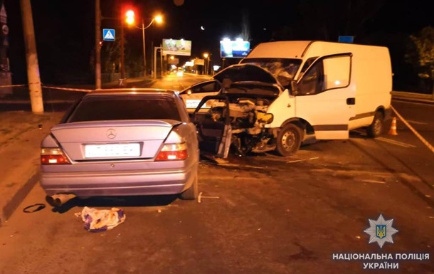 В Одесі в ДТП загинув іноземець, шестеро постраждалих