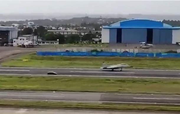В  Индии устроили гонку между Lamborghini и Миг-29