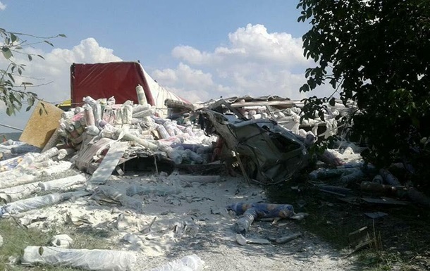 У Львівській області зіткнулися дві вантажівки, є жертви
