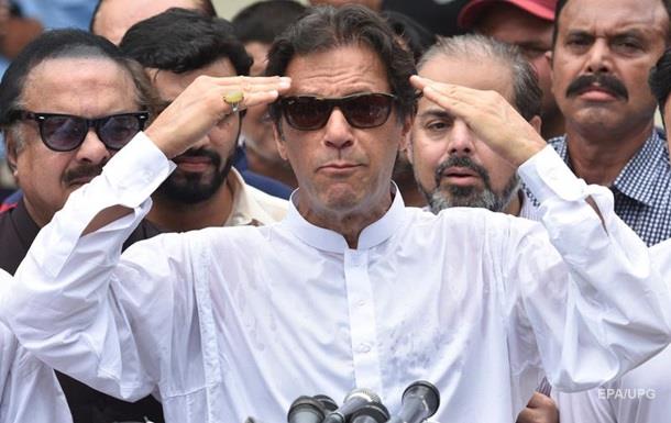 Прем єр-міністром Пакистану затвердили колишню зірку крикету