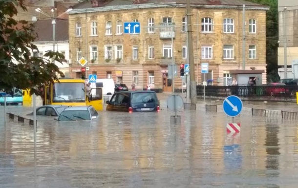 Потоп во Львове: ГСЧС показала работу спасателей