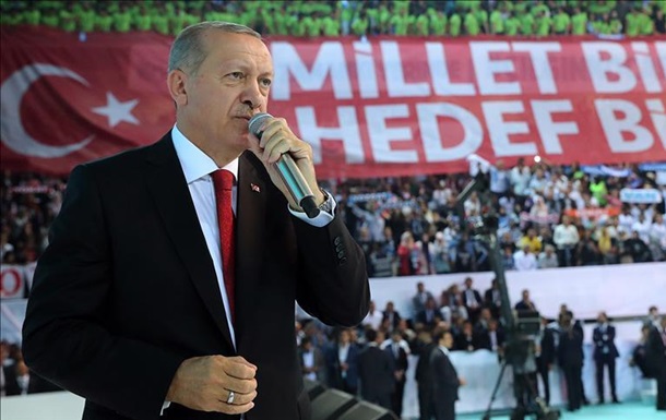 Ердогана переобрали лідером правлячої партії в Туреччині