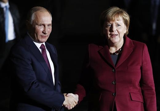 Встреча Меркель с Путиным: почему недовольны в Грузии?