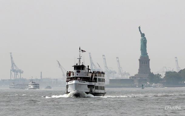 С острова Свободы в Нью-Йорке эвакуировали более трех тысяч человек