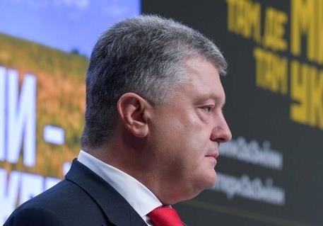 Последние итоги лета:Украину спасают «заробитчане», а Порошенко извинился за АТО