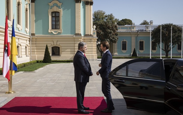Начались переговоры Порошенко с канцлером Австрии