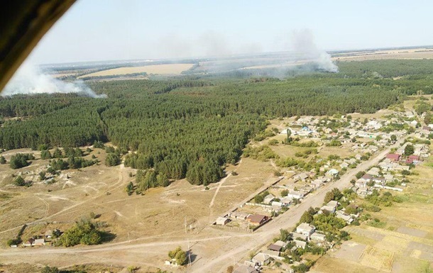 У Харківській області лісову пожежу гасять за допомогою вертольотів