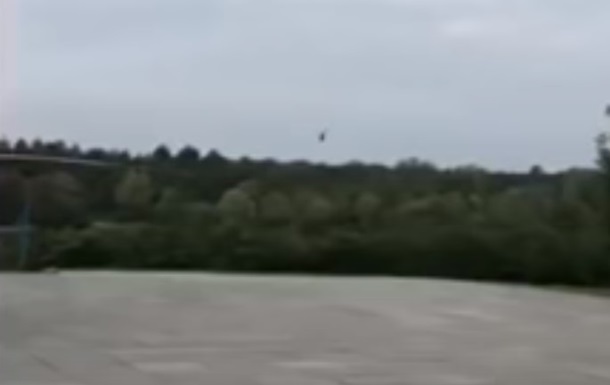 Падение вертолета в Киеве попало на видео