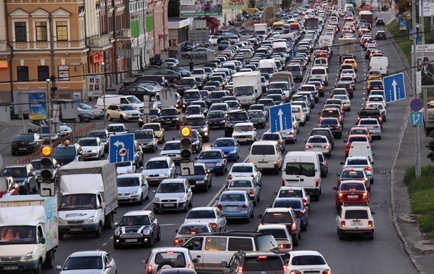 В Киеве образовались пробки из-за аварий