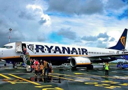 Первые итоги осени: рейс Ryanair и Порошенко в экономклассе 