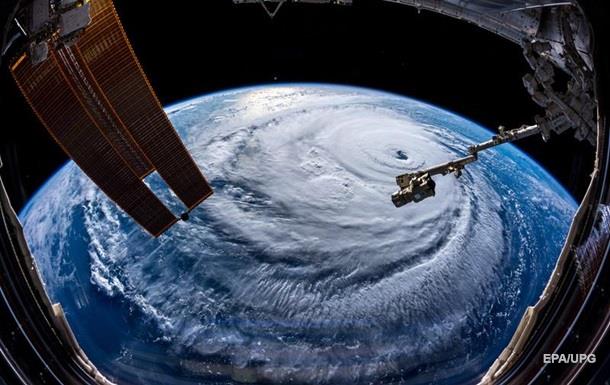 Ураган Флоренс достиг побережья США