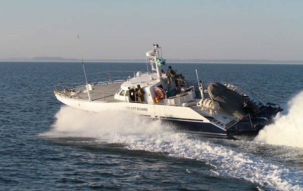 В ГПС заявили об опасных маневрах катера РФ в Азовском море