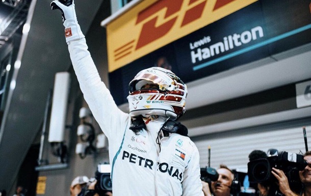 Хэмилтон выиграл квалификацию Гран-при Сингапура