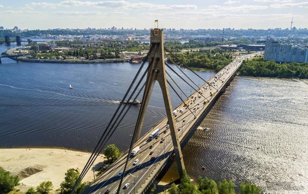 У Києві на місяць обмежать рух Північним мостом