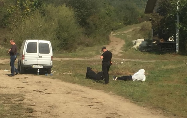 На Закарпатье произошла погоня со стрельбой, повреждено авто полиции