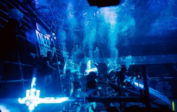 В Італії відбулася перша в світі підводна дискотека