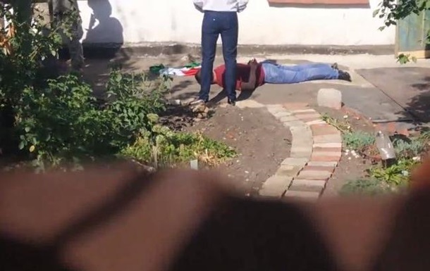 СБУ прокоментувала відео із затриманням чоловіка з прапором Угорщини