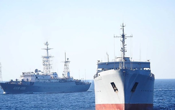 ВМС розповіли про перехід кораблів в Азовське море