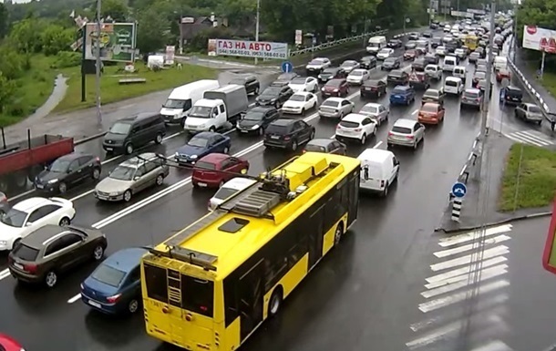 В Киеве образовались пробки