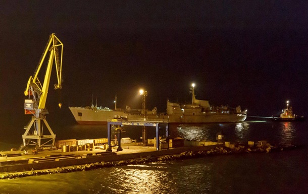 Корабли ВМС Украины прибыли в Бердянск