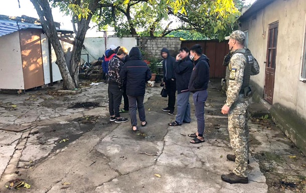 В Одессе обнаружили 20 нелегалов из Вьетнама