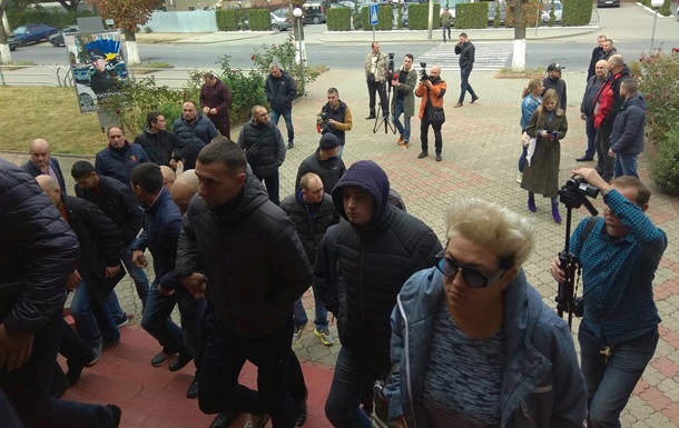 В Черновцах пикетируют управление полиции