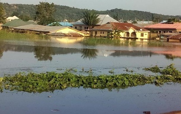 Жертвами повеней в Нігерії стали вже майже 200 осіб