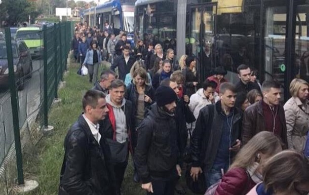 В Киеве остановились скоростные трамваи