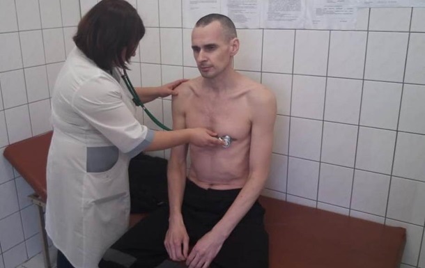 Україна вимагає допустити своїх лікарів до Сенцова