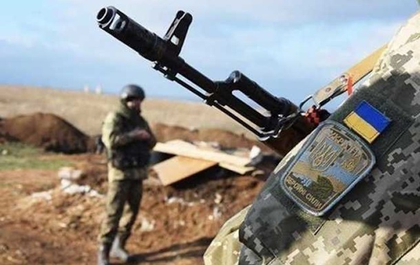 Сутки на Донбассе: 28 обстрелов, ранен военный