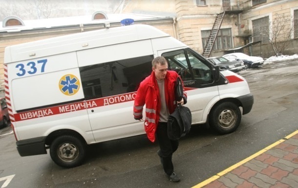 В Киеве погибла девушка, спрыгнув с крыши дома