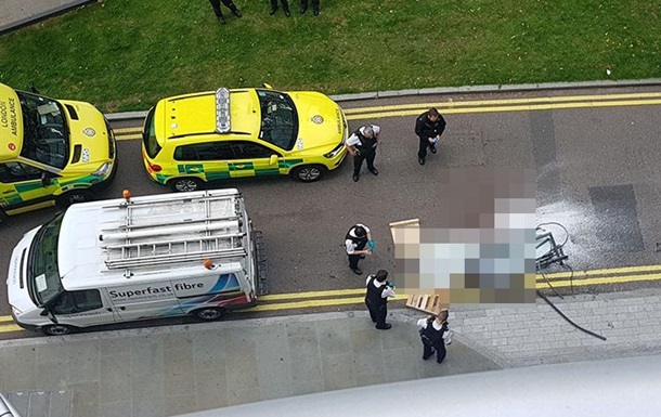 З хмарочоса в Лондоні впала скляна панель і вбила чоловіка