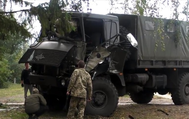 В Харьковской области военный грузовик попал в ДТП