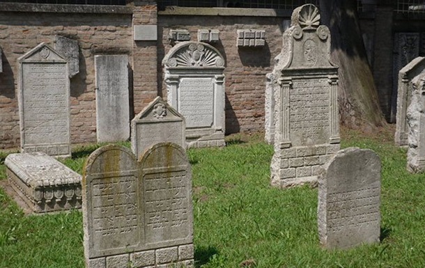 В Венеции выставили на торги места на кладбище